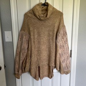 Gimmicks by BKE Size Large Tan Tunic Sweater with Detailed Sleeves